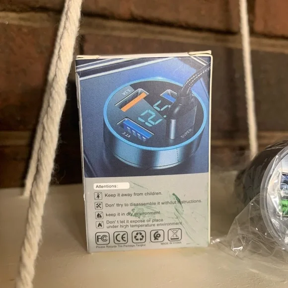 Multi-Port USB Car Charger - Picture 7 of 7